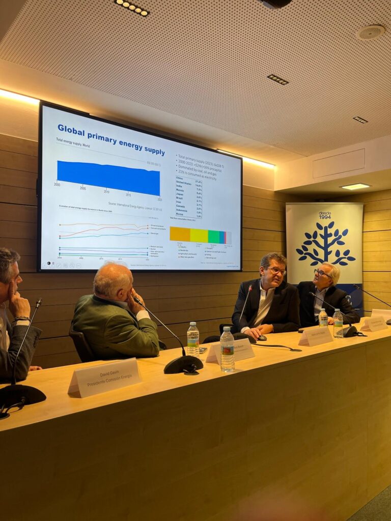 La ingeniería industrial aragonesa analiza el renacimiento de la energía nuclear en la apertura del 75 aniversario del COIIAR 2 WhatsApp Image 2026 02 13 at 16.18.55 8