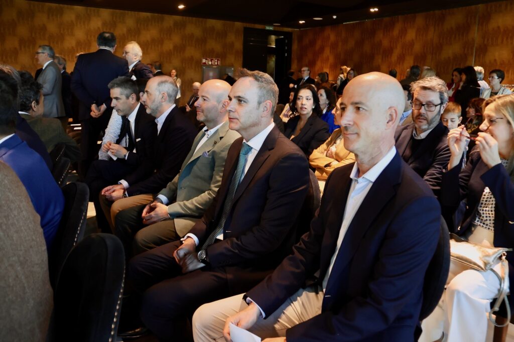DB9A0097 1
