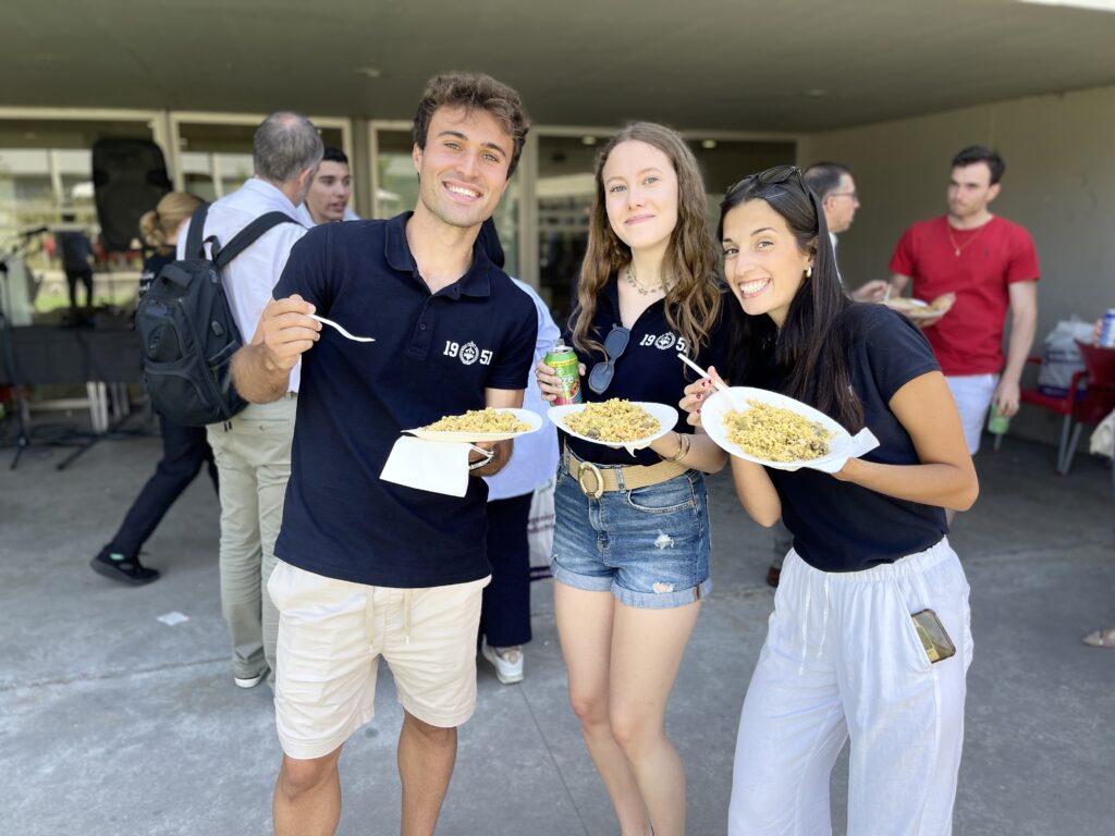 La Paellada de la Ingeniería Industrial reúne a estudiantes, profesorado y representantes del COIIAR en una jornada de convivencia 4 IMG 5098 2