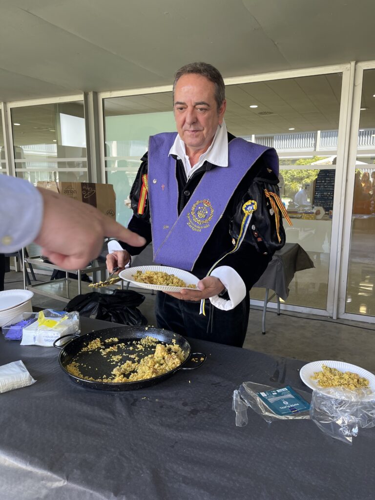La Paellada de la Ingeniería Industrial reúne a estudiantes, profesorado y representantes del COIIAR en una jornada de convivencia 10 IMG 5117